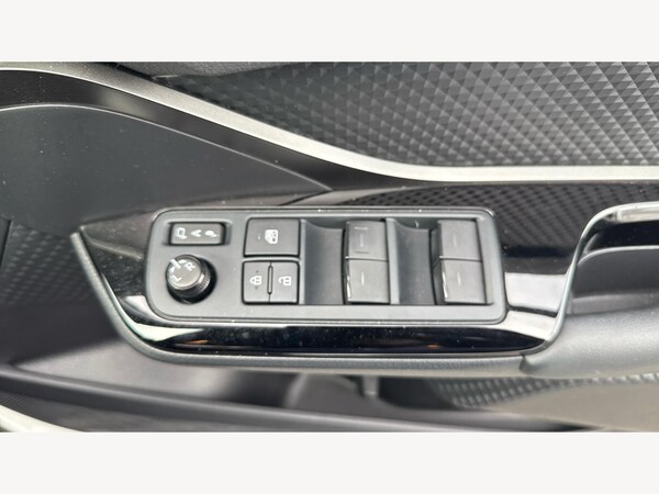 Used Toyota C-HR 2023 for sale - 76012210: Photo 39