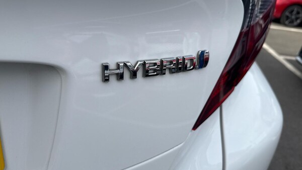 Used Toyota C-HR 2023 for sale - 76012210: Photo 51
