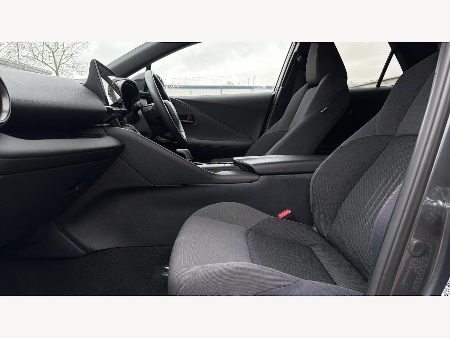 Used Toyota C-HR 2024 for sale - 76759356: Photo 12