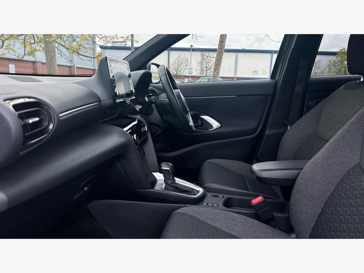 Used Toyota Yaris Cross 2023 for sale - 76584027: Photo 12