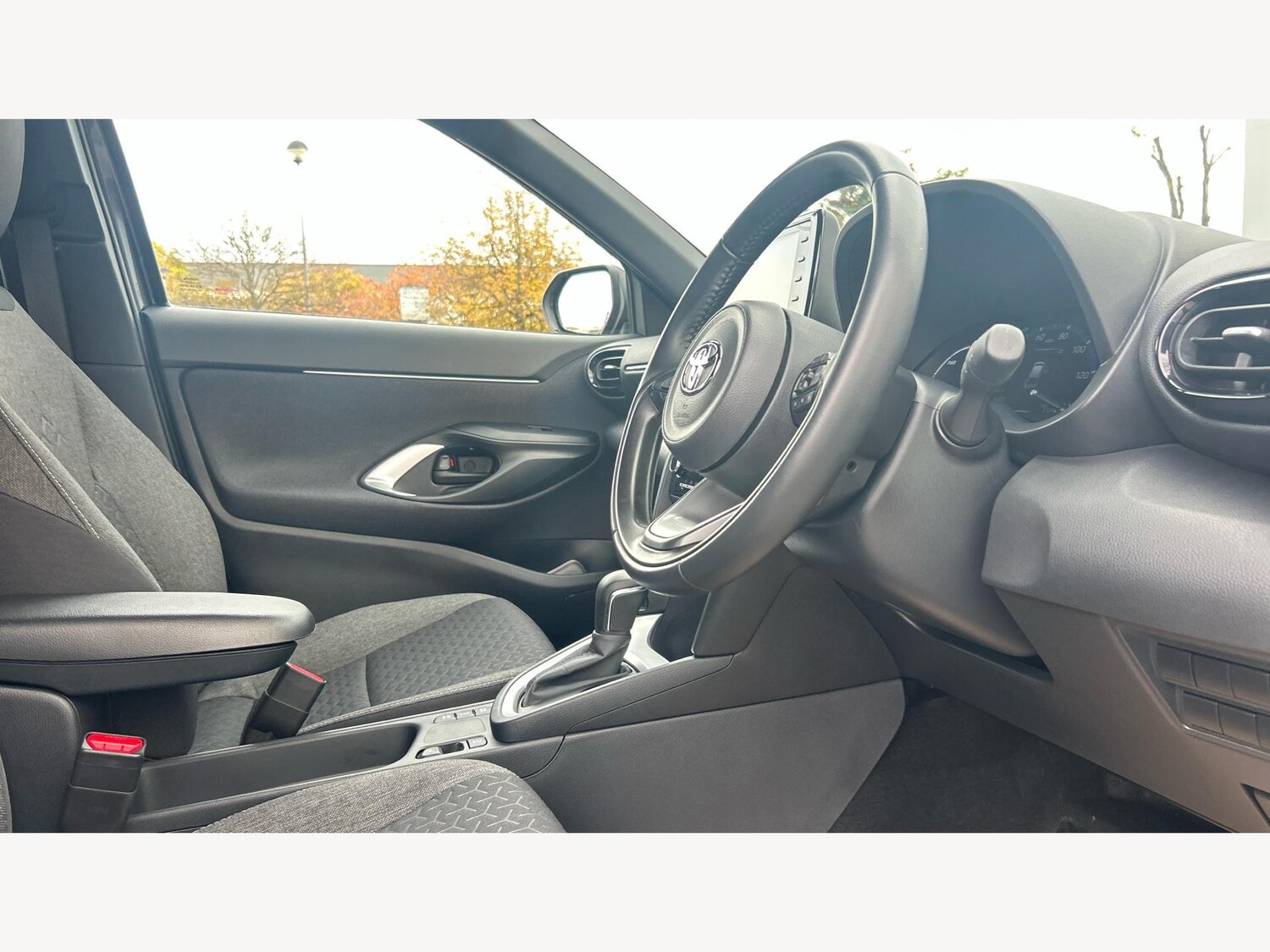 Used Toyota Yaris Cross 2023 for sale - 76584027: Photo 13