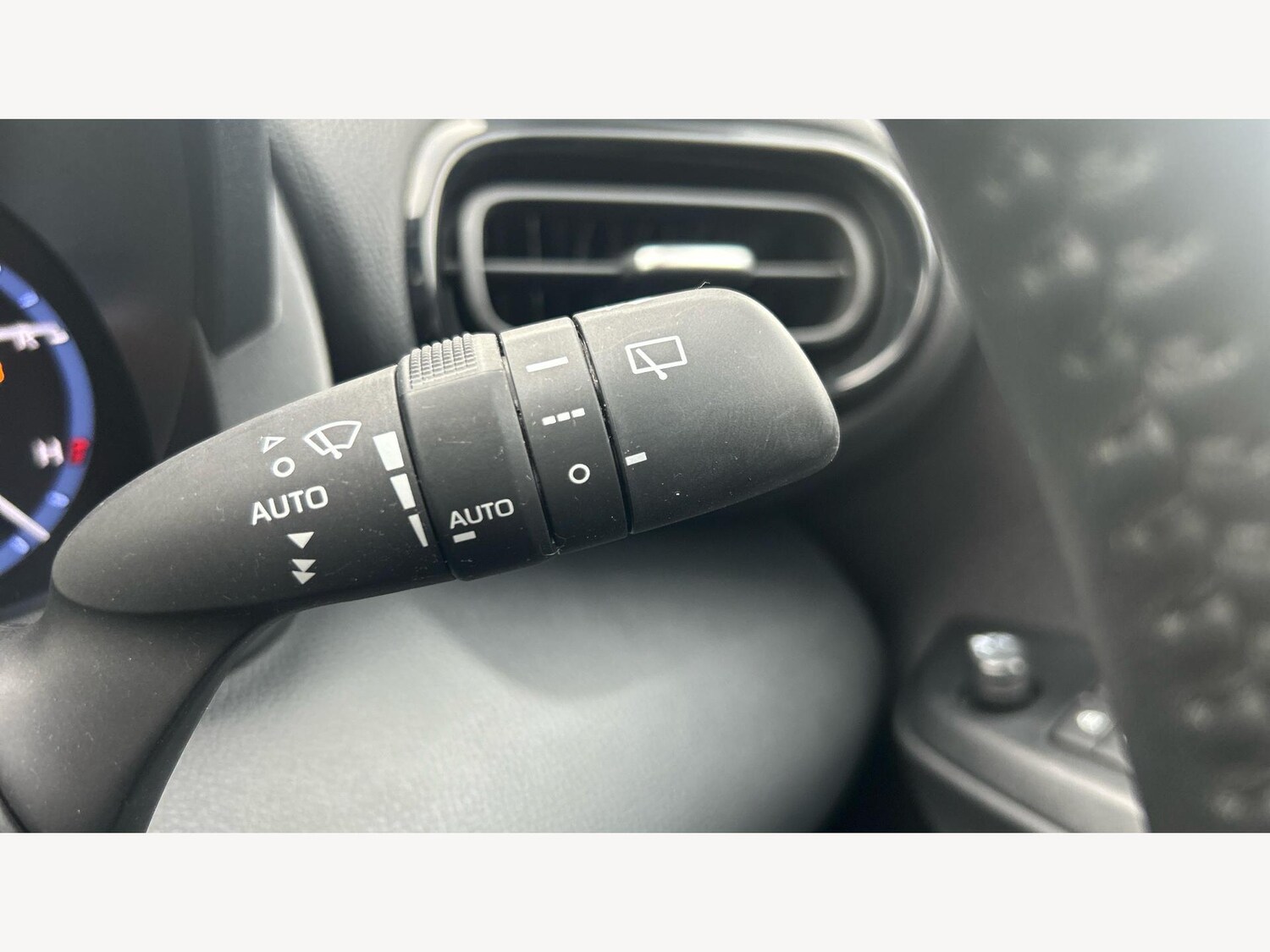 Used Toyota Yaris Cross 2023 for sale - 76584027: Photo 31