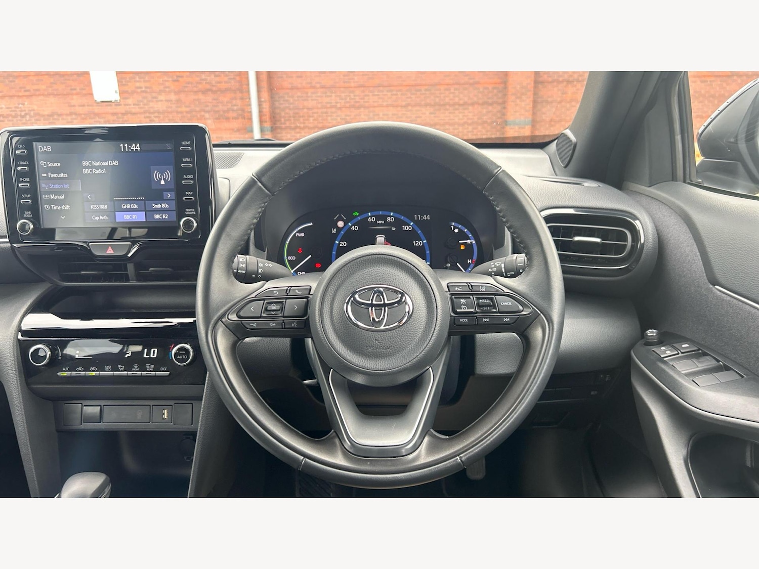 Used Toyota Yaris Cross 2023 for sale - 76584027: Photo 8