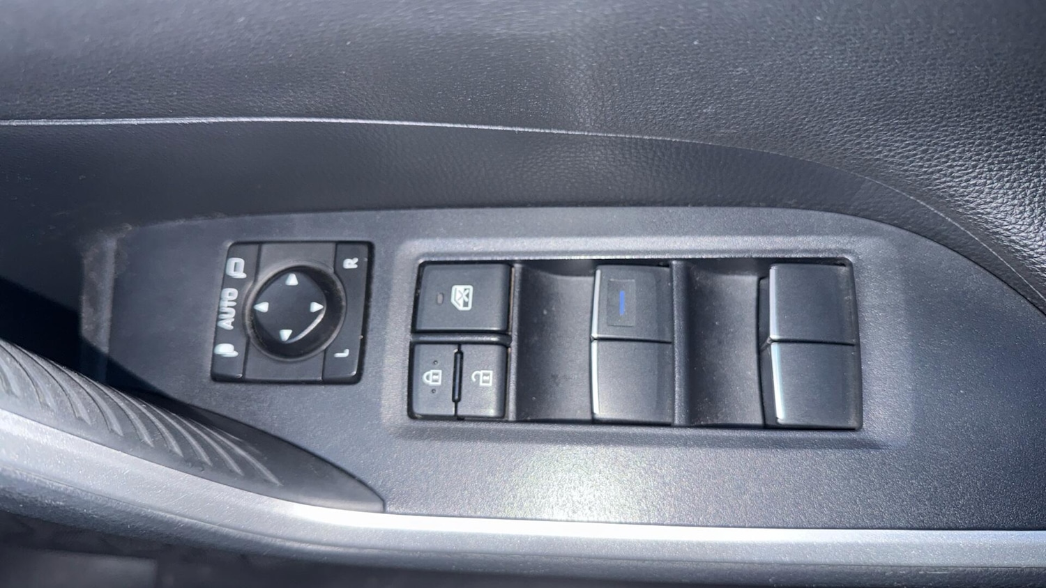 Used Toyota RAV4 2019 for sale - 77559655: Photo 42