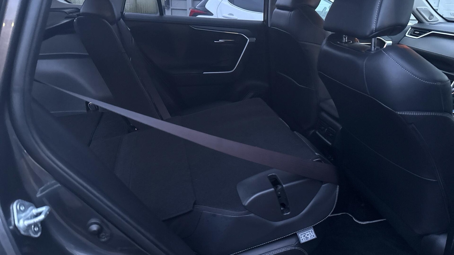 Used Toyota RAV4 2019 for sale - 77559655: Photo 55