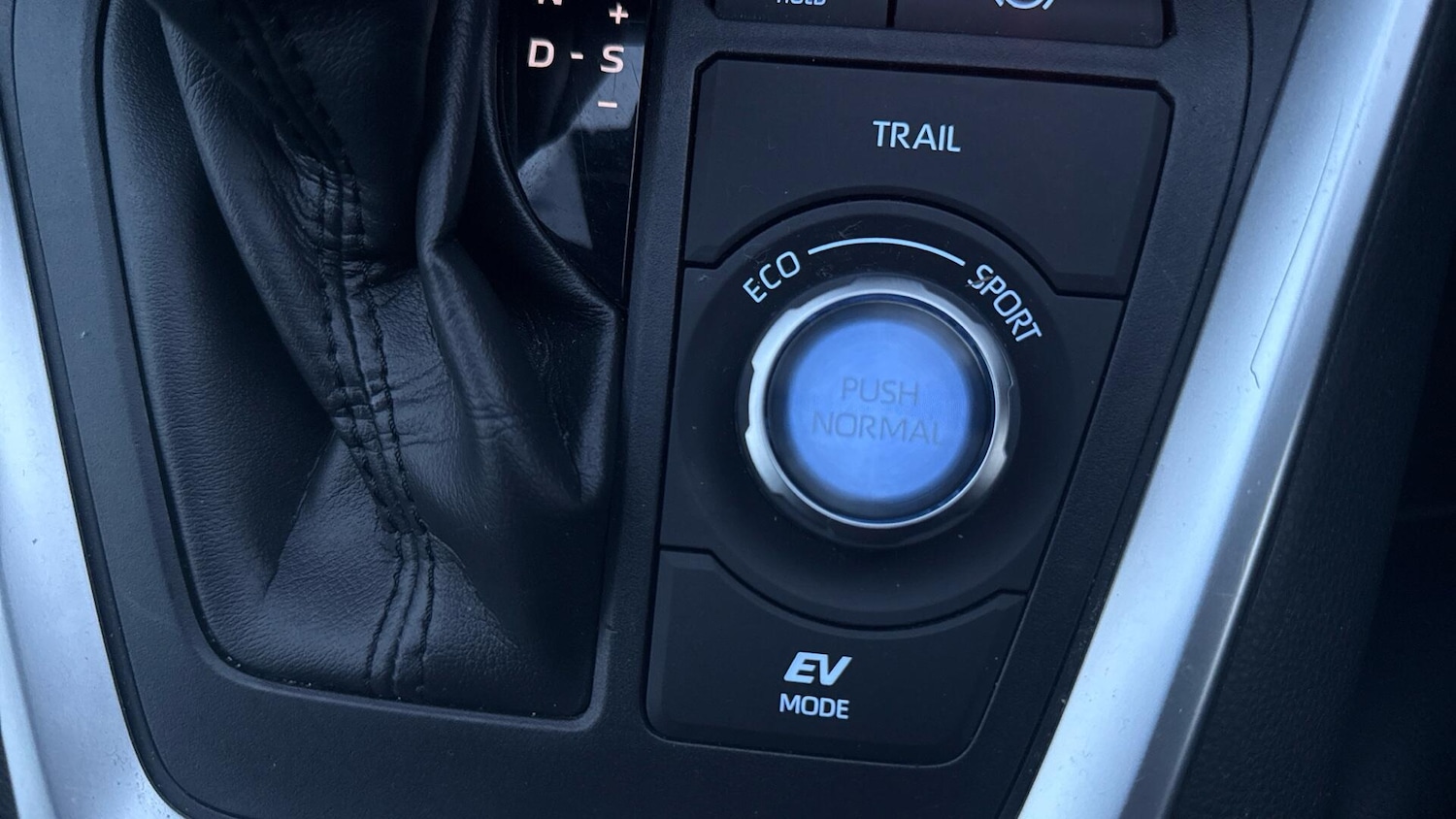 Used Toyota RAV4 2019 for sale - 77559655: Photo 60