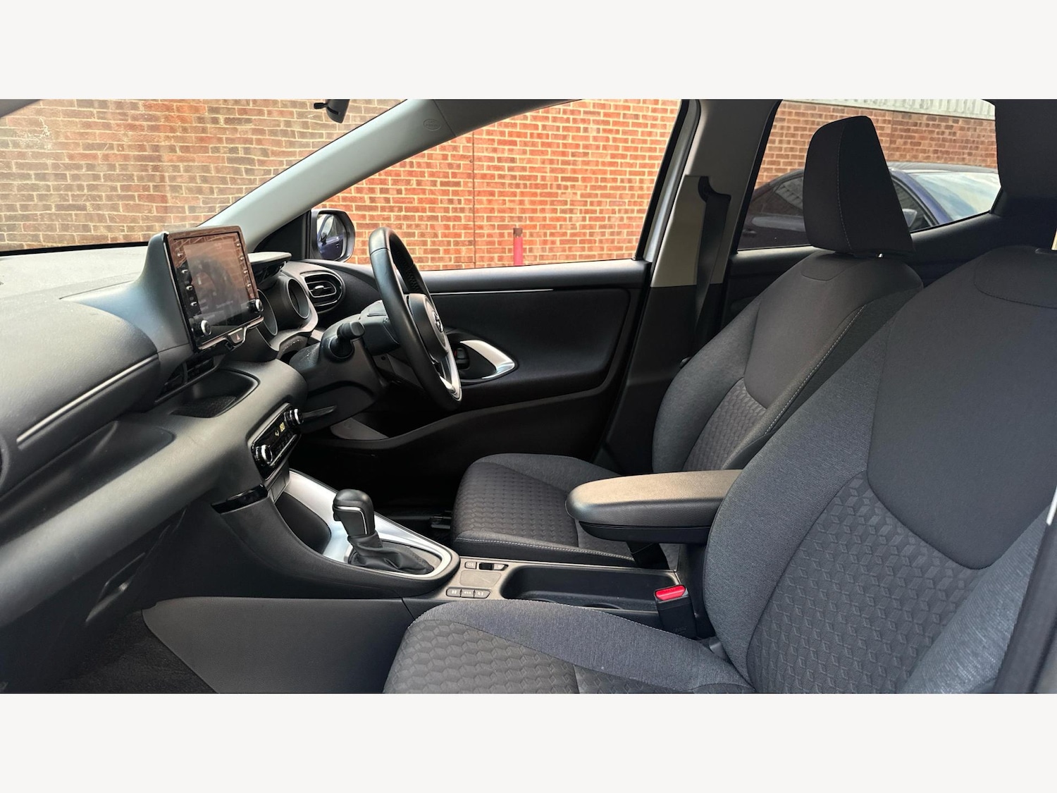 Used Toyota Yaris 2023 for sale - 76584062: Photo 12