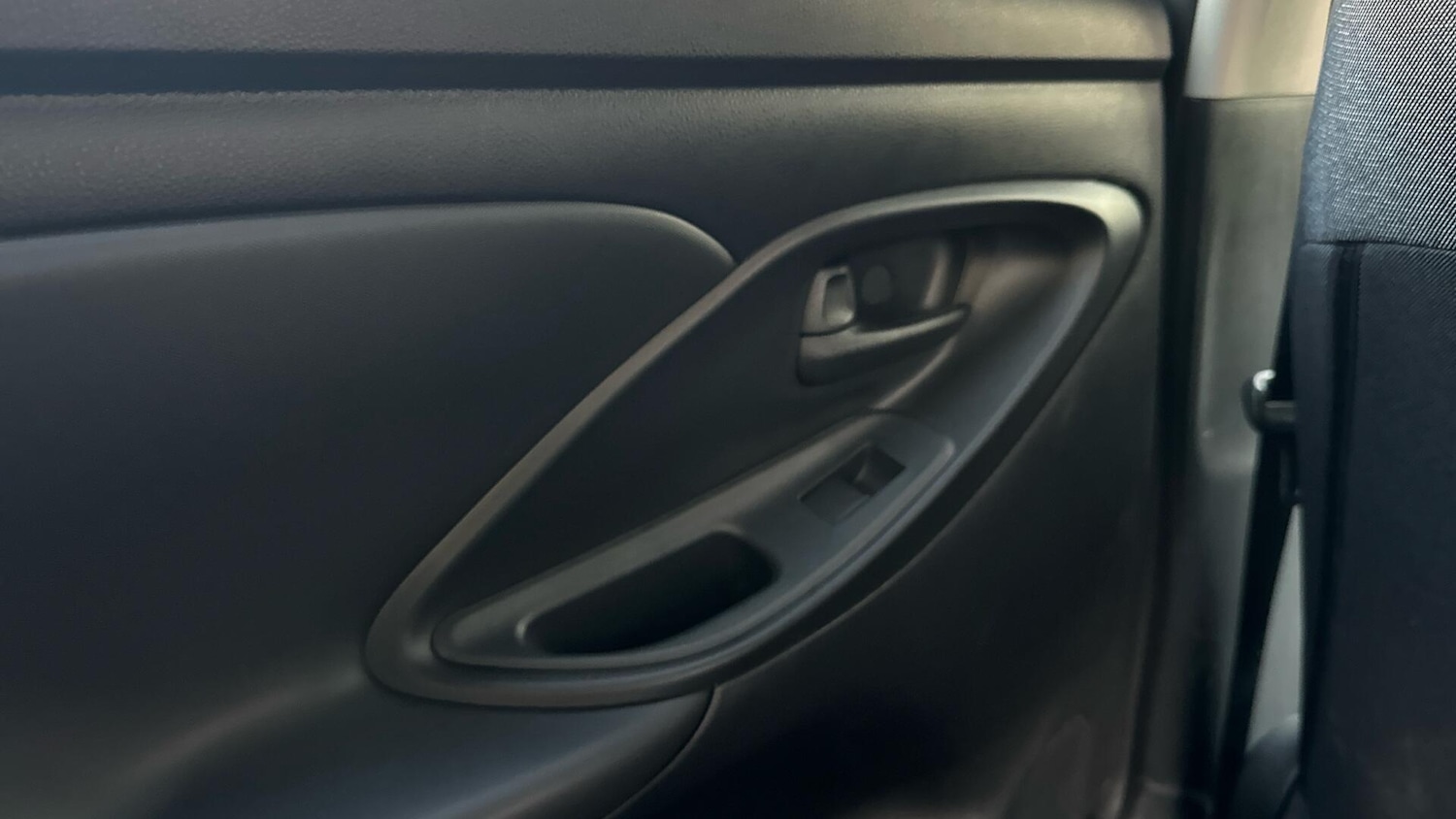 Used Toyota Yaris 2023 for sale - 76584062: Photo 48