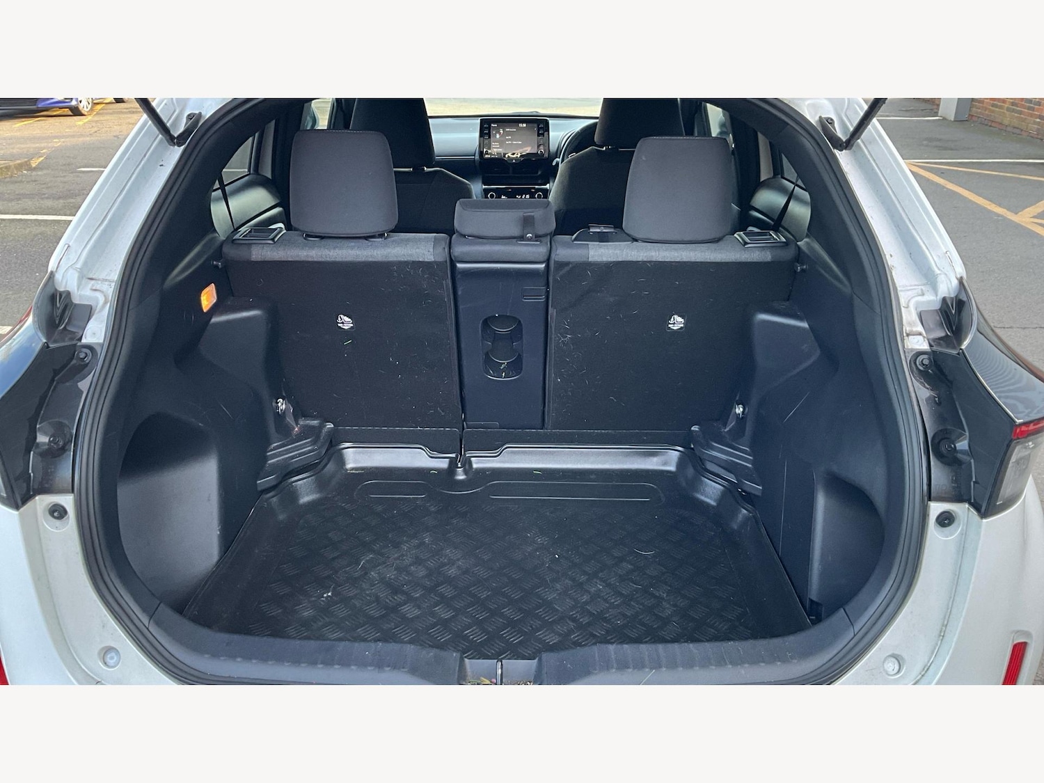 Used Toyota Yaris Cross 2023 for sale - 77484510: Photo 16