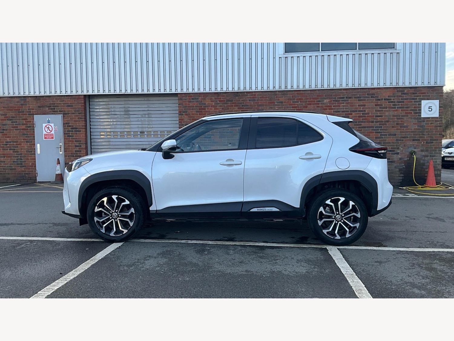 Used Toyota Yaris Cross 2023 for sale - 77484510: Photo 19