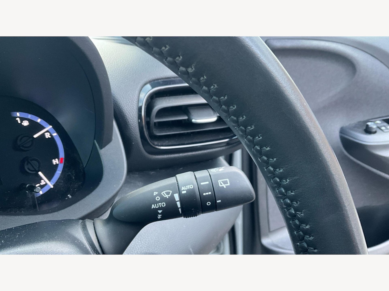 Used Toyota Yaris Cross 2023 for sale - 77484510: Photo 30