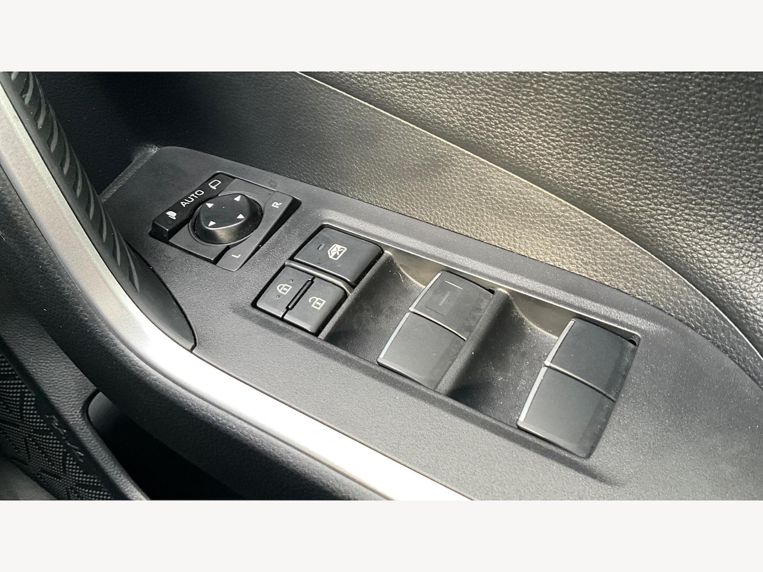 Used Toyota RAV4 2021 for sale - 77143883: Photo 25