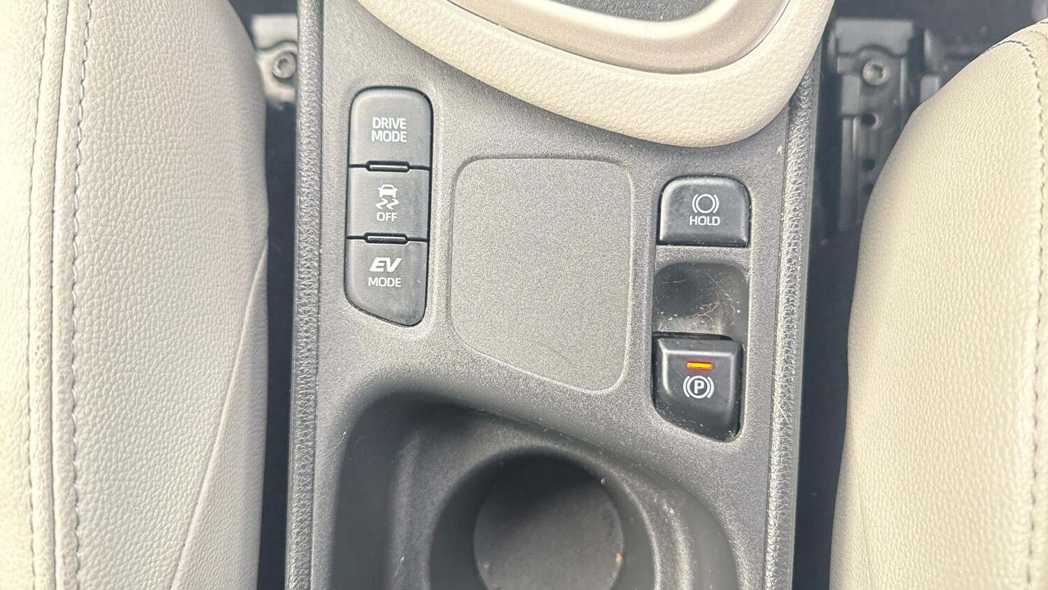 Used Toyota Yaris 2023 for sale - 77479222: Photo 32