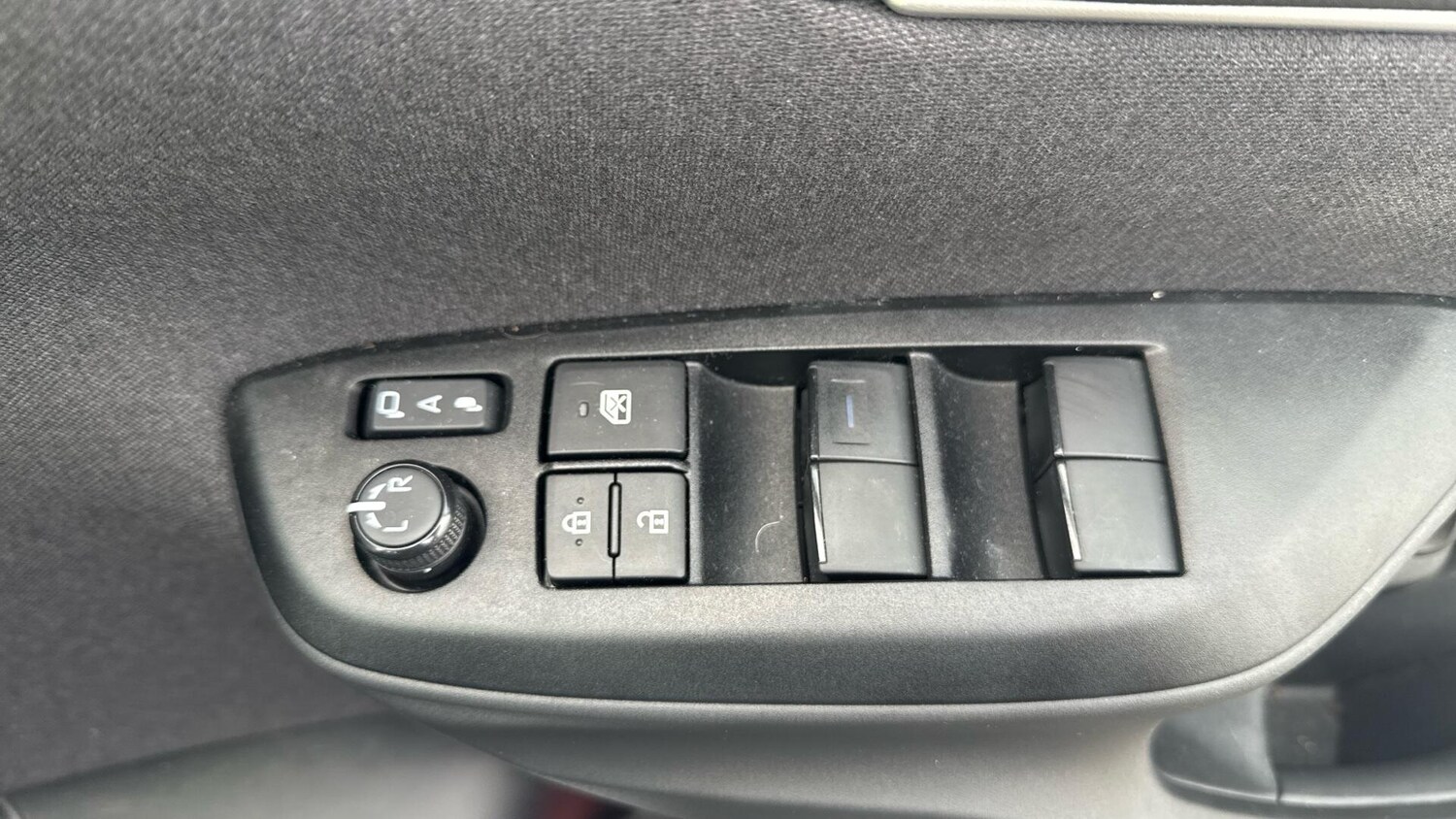 Used Toyota Yaris 2023 for sale - 77479222: Photo 38