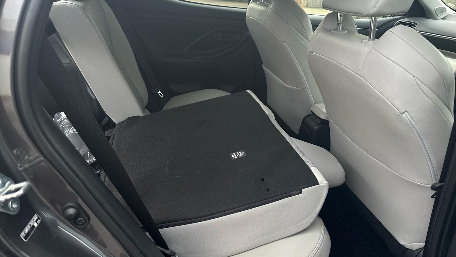 Used Toyota Yaris 2023 for sale - 77479222: Photo 47