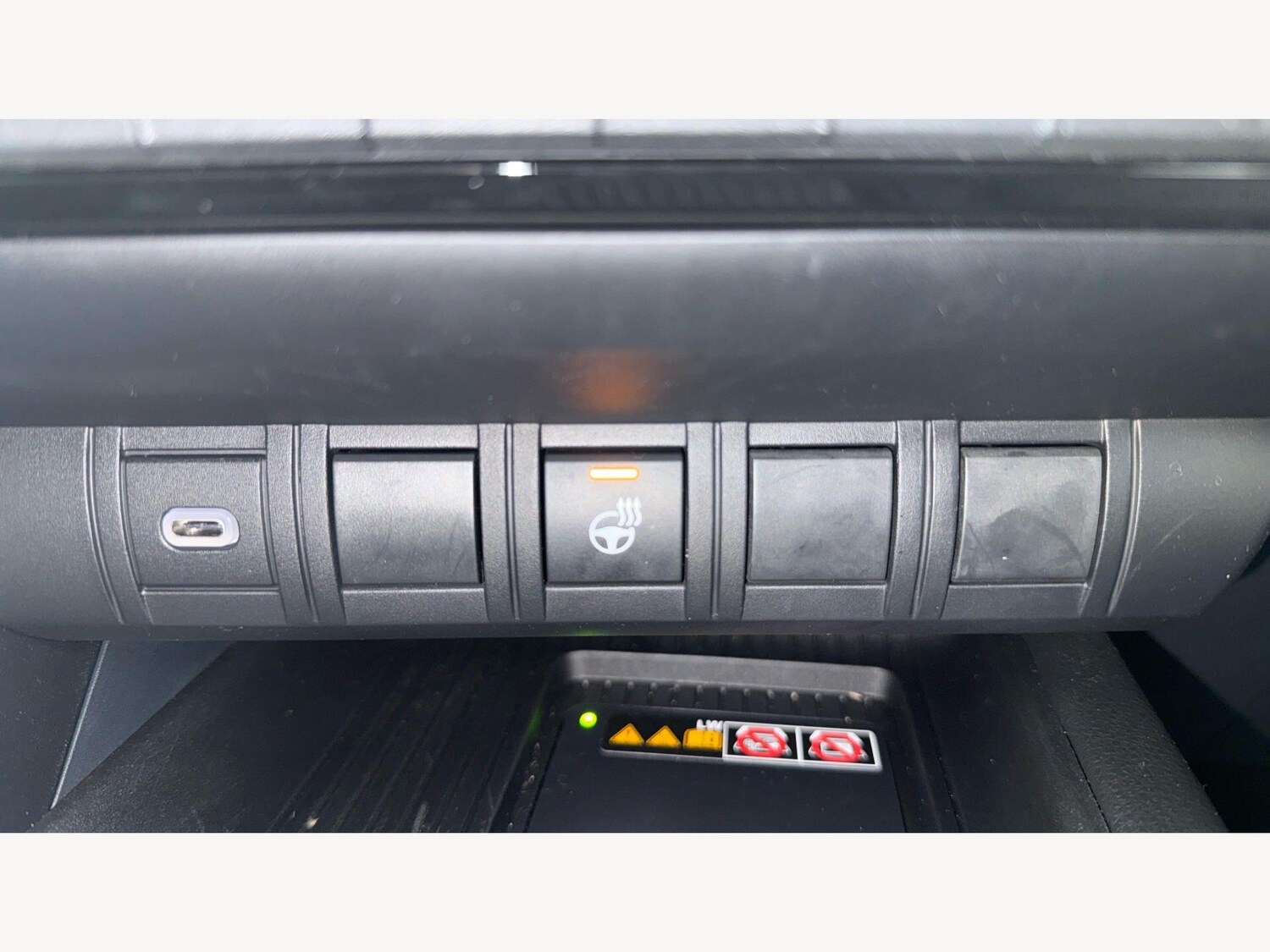 Used Toyota C-HR 2024 for sale - 78170835: Photo 32