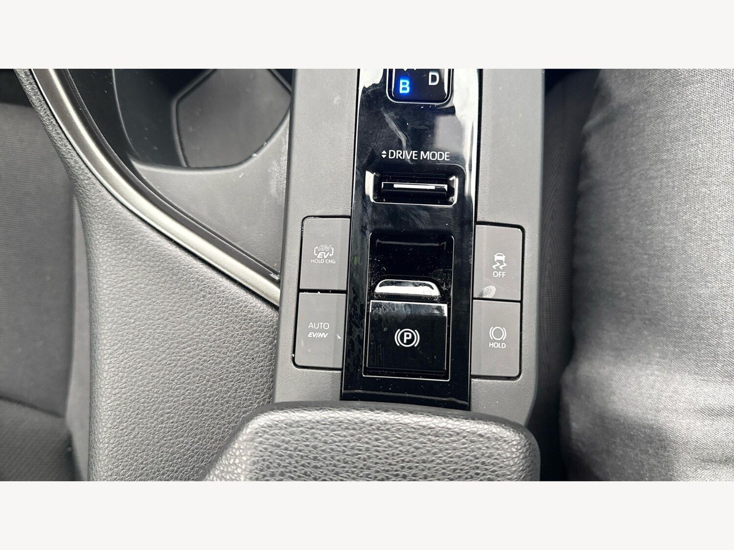 Used Toyota C-HR 2024 for sale - 78170835: Photo 35