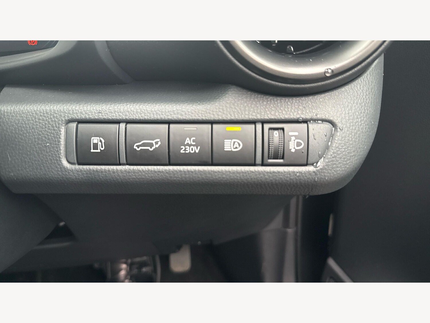 Used Toyota C-HR 2024 for sale - 78170835: Photo 38