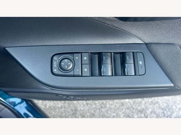 Used Toyota C-HR 2024 for sale - 76012937: Photo 33