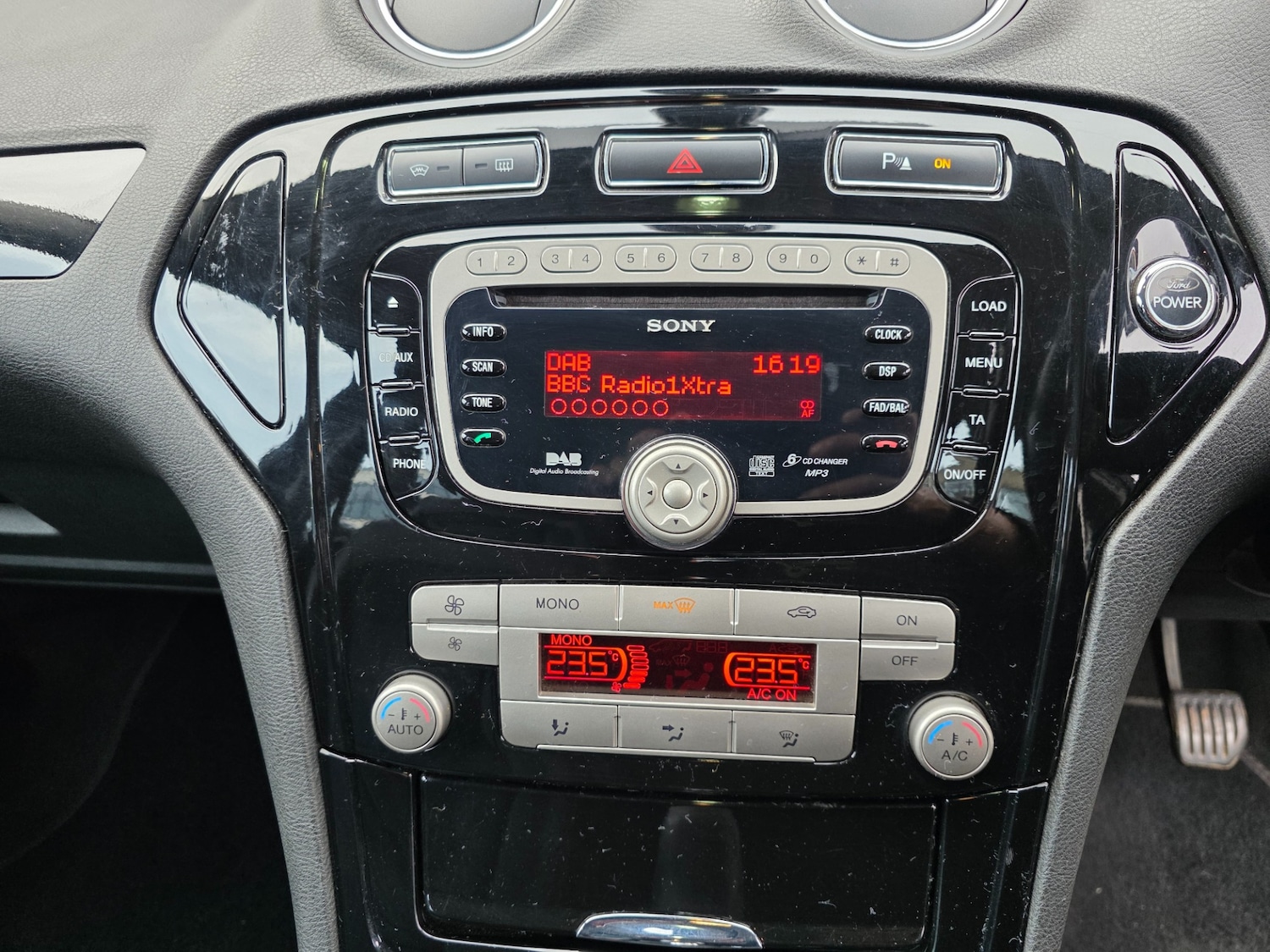 Used Ford Mondeo 2010 for sale - 77981733: Photo 16