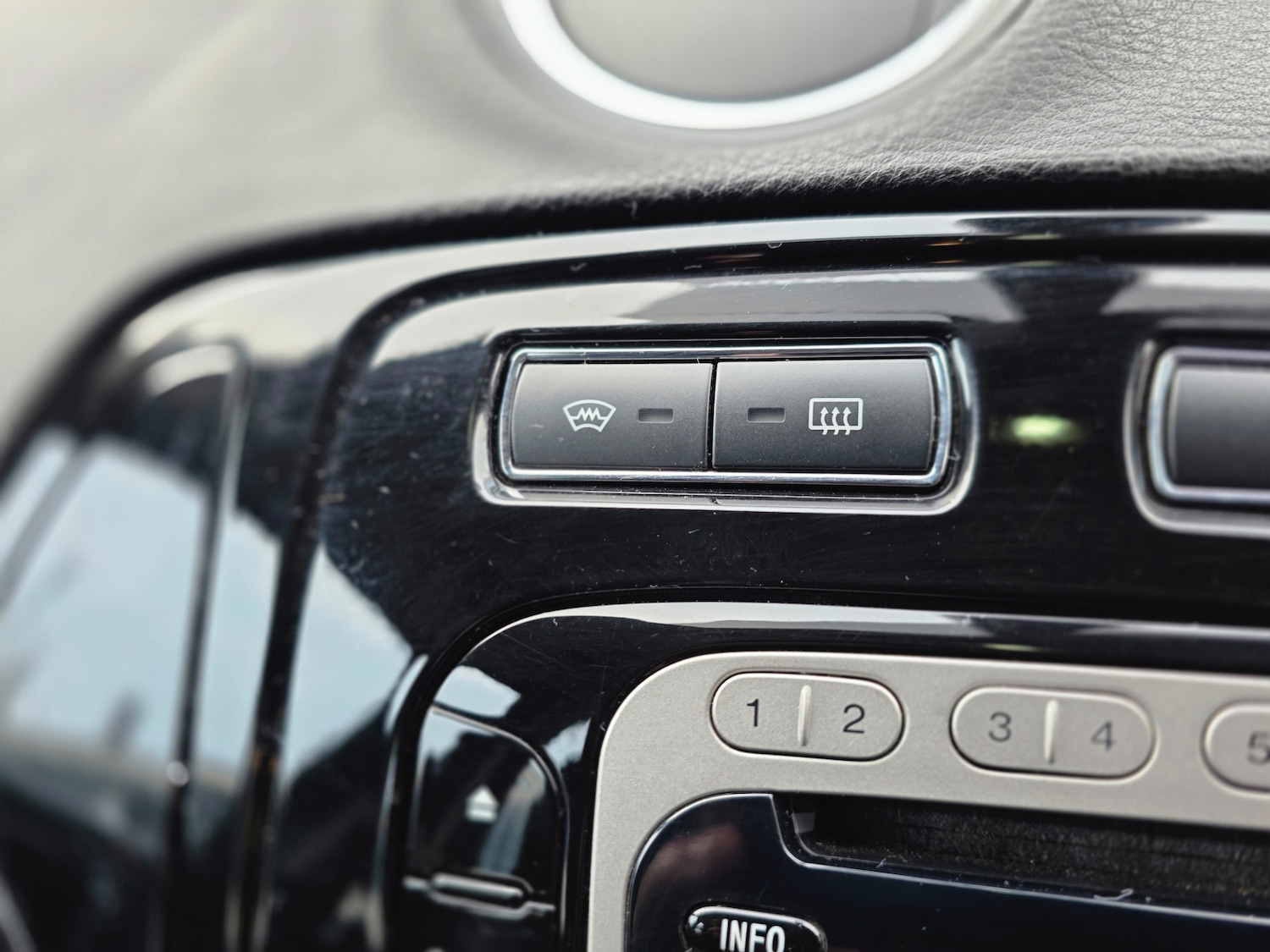 Used Ford Mondeo 2010 for sale - 77981733: Photo 26