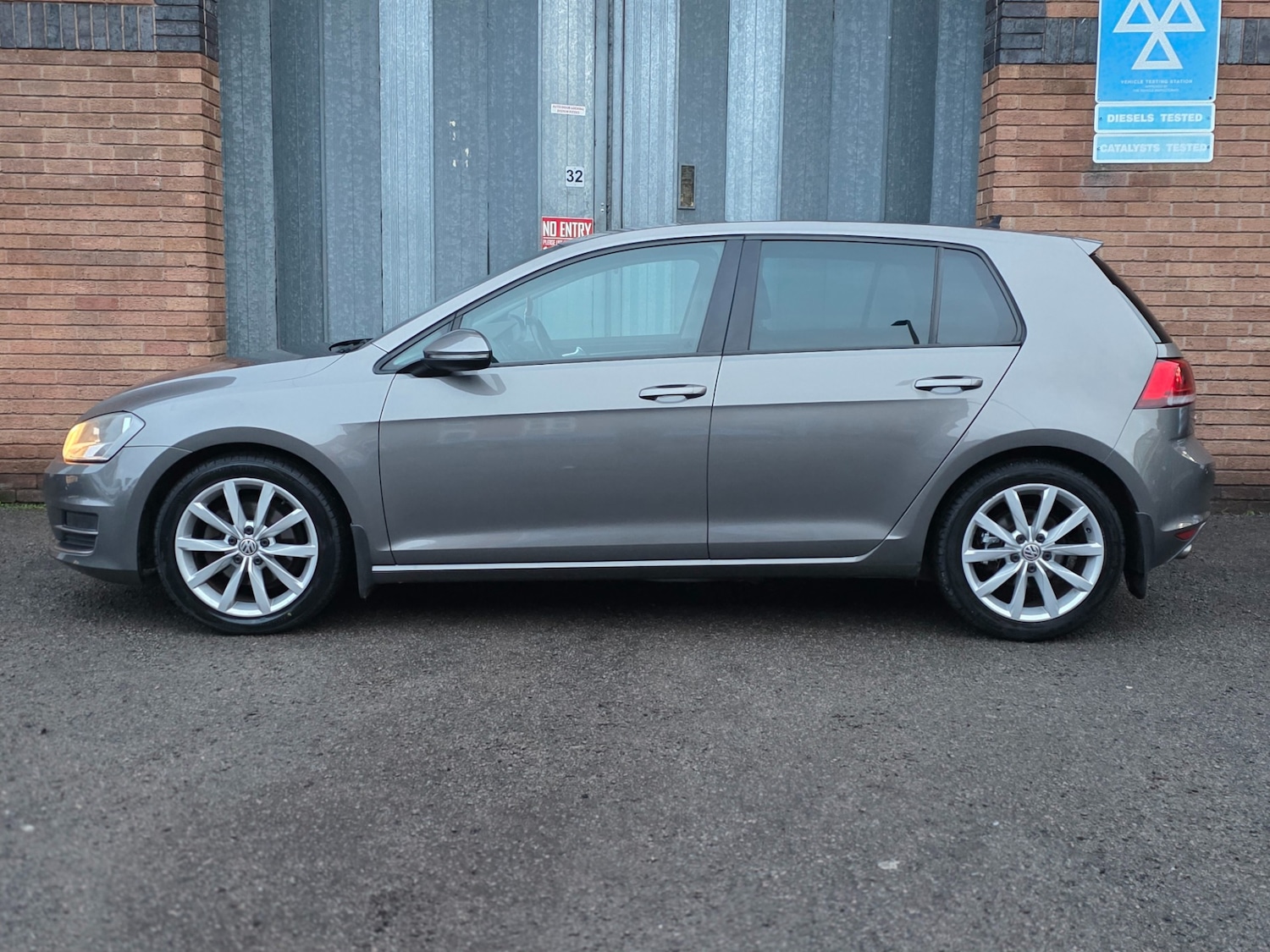 Used Volkswagen Golf 2014 for sale - 76968639: Photo 8