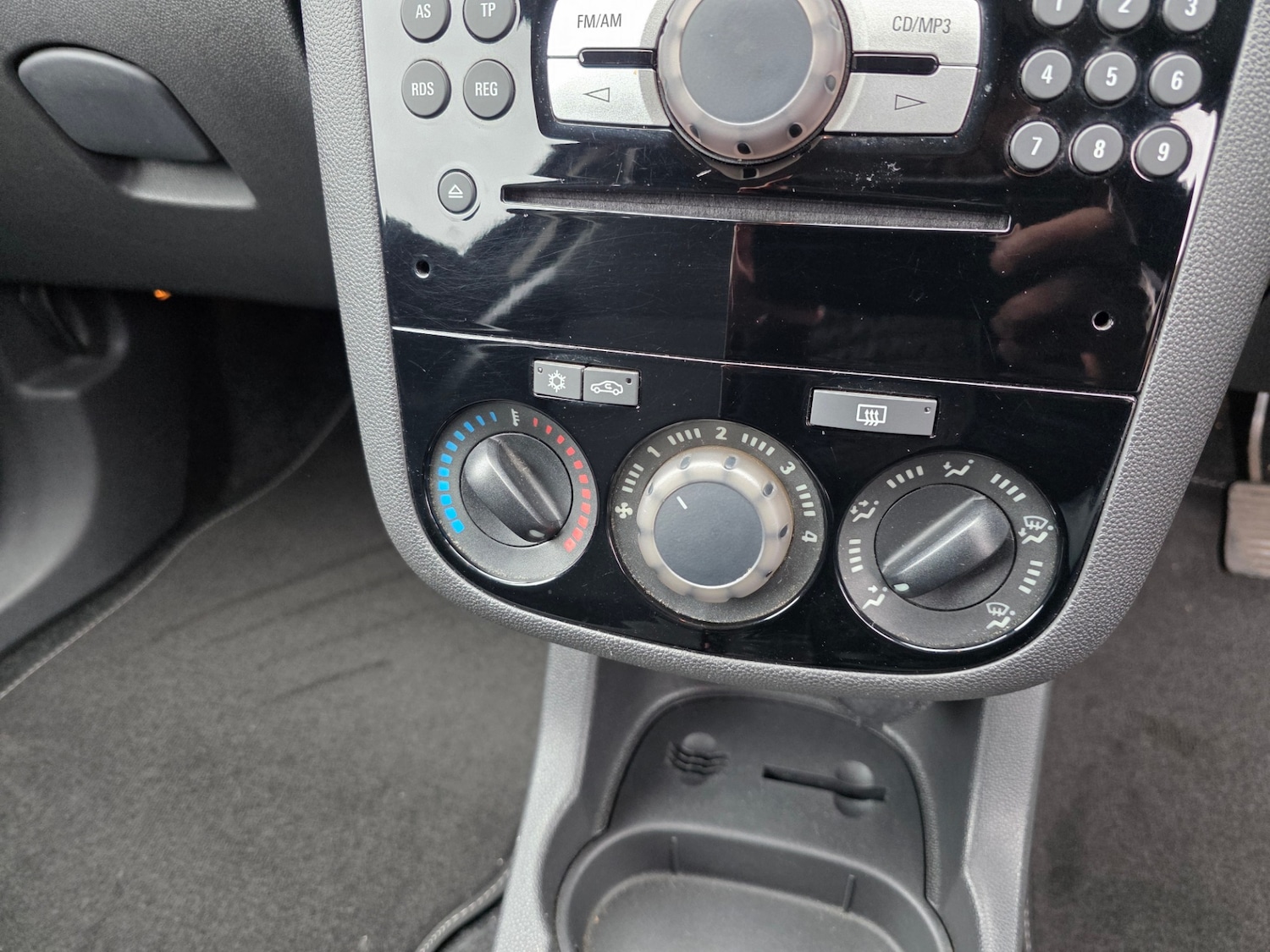 Used Vauxhall Corsa 2009 for sale - 77791350: Photo 15