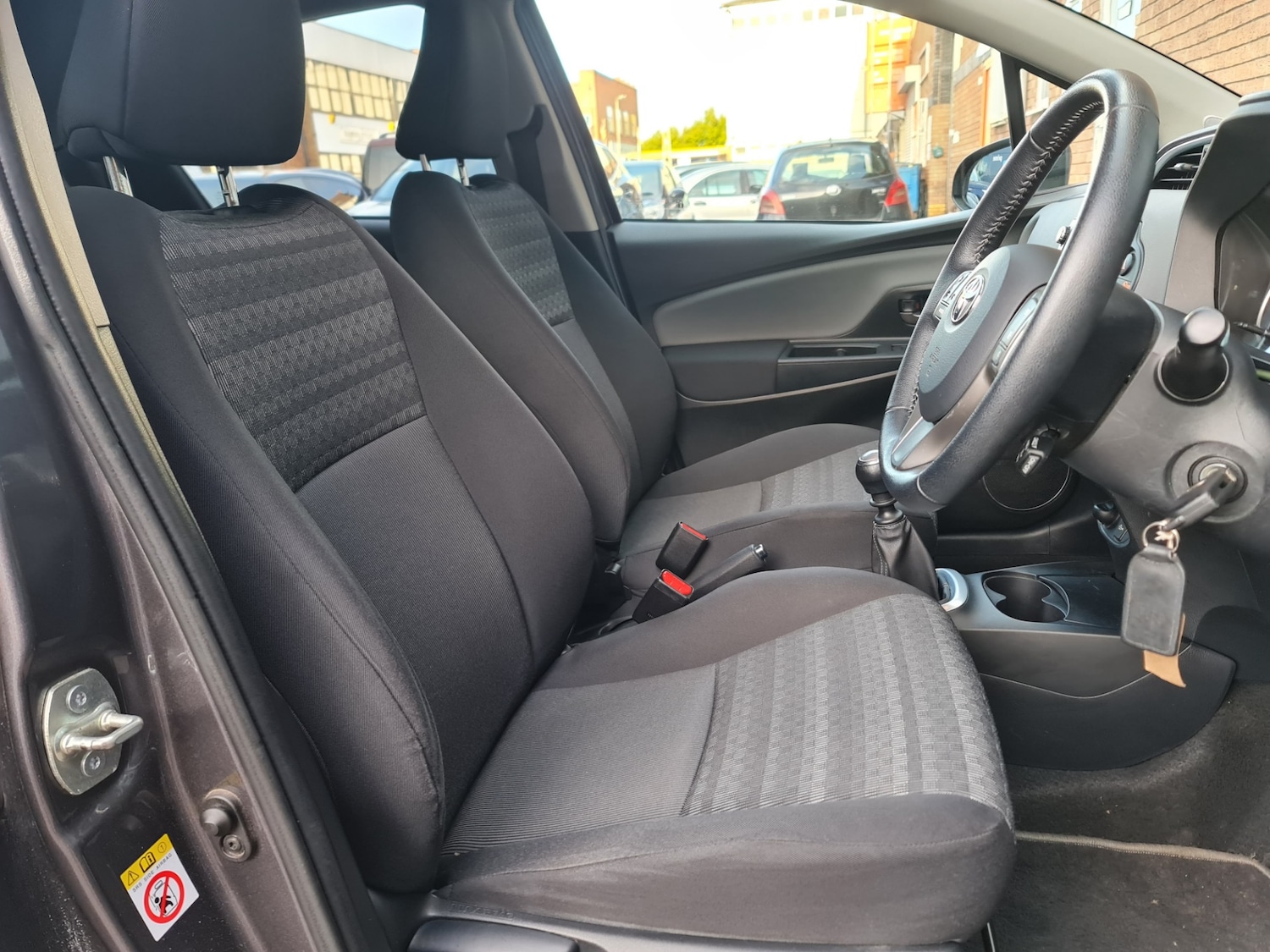 Used Toyota Yaris 2016 for sale - 76205790: Photo 14