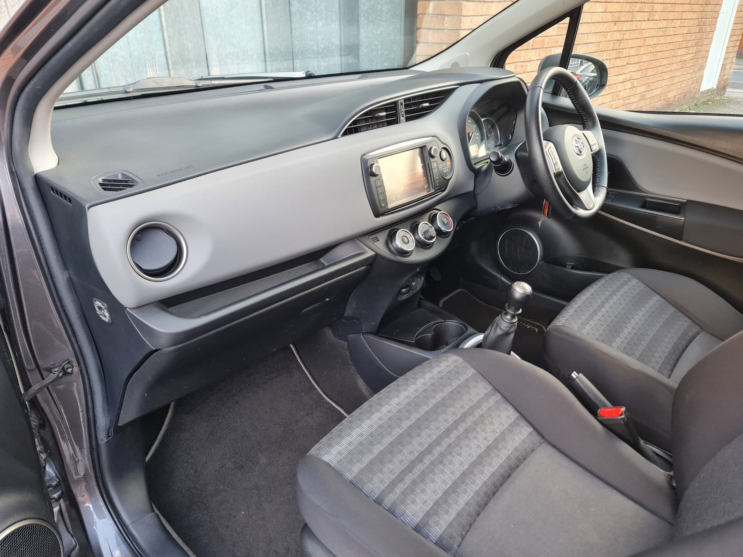 Used Toyota Yaris 2016 for sale - 76205790: Photo 15