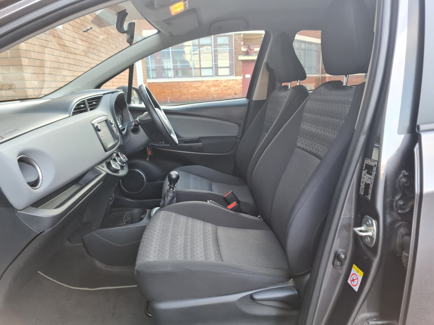 Used Toyota Yaris 2016 for sale - 76205790: Photo 16