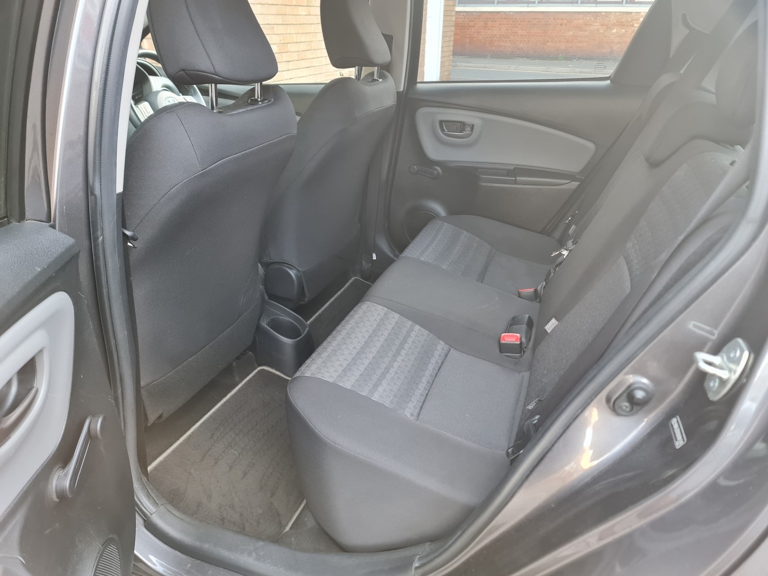 Used Toyota Yaris 2016 for sale - 76205790: Photo 17