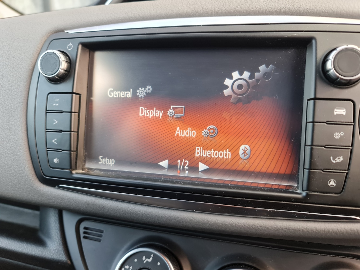 Used Toyota Yaris 2016 for sale - 76205790: Photo 19