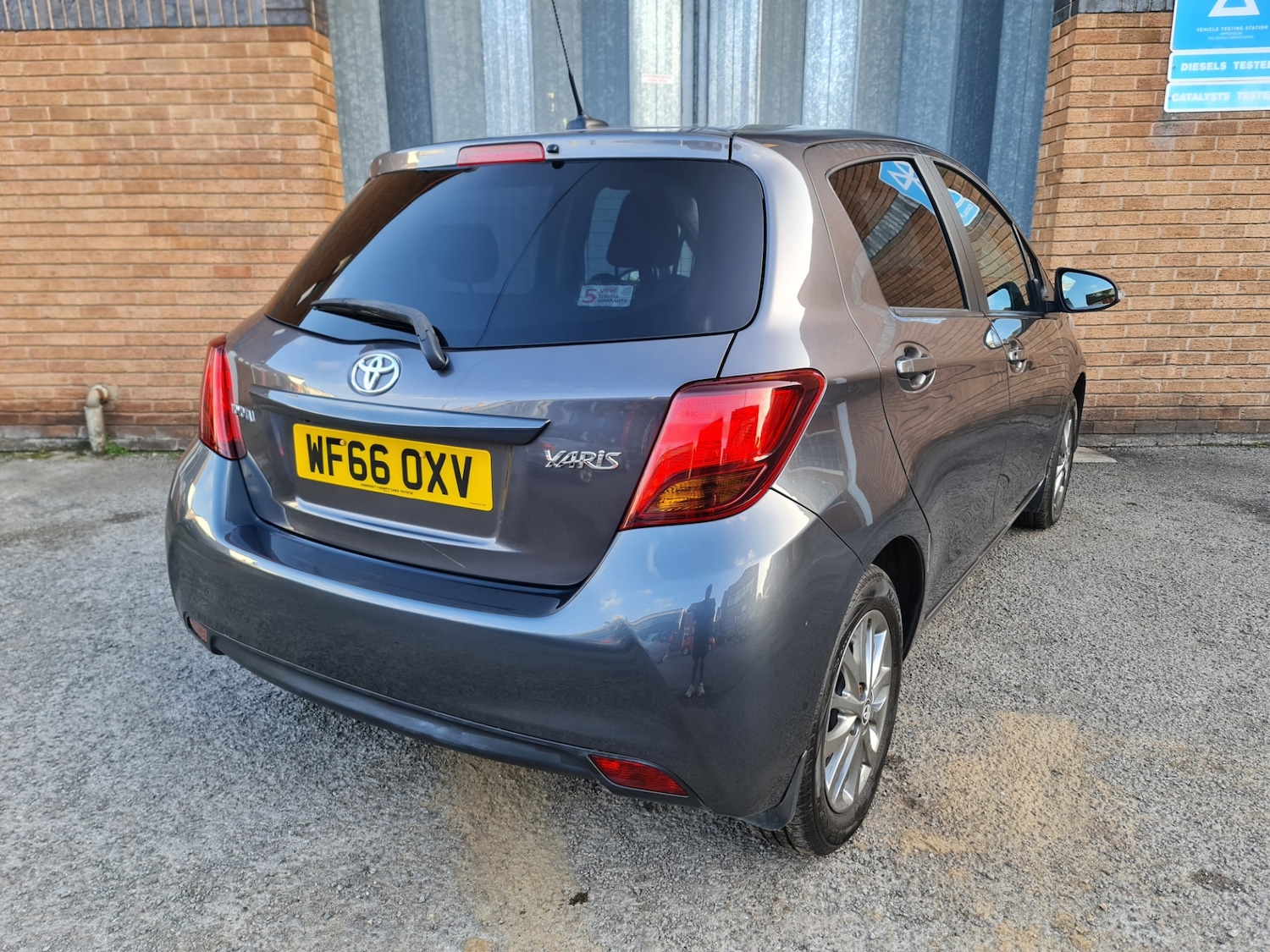 Used Toyota Yaris 2016 for sale - 76205790: Photo 2