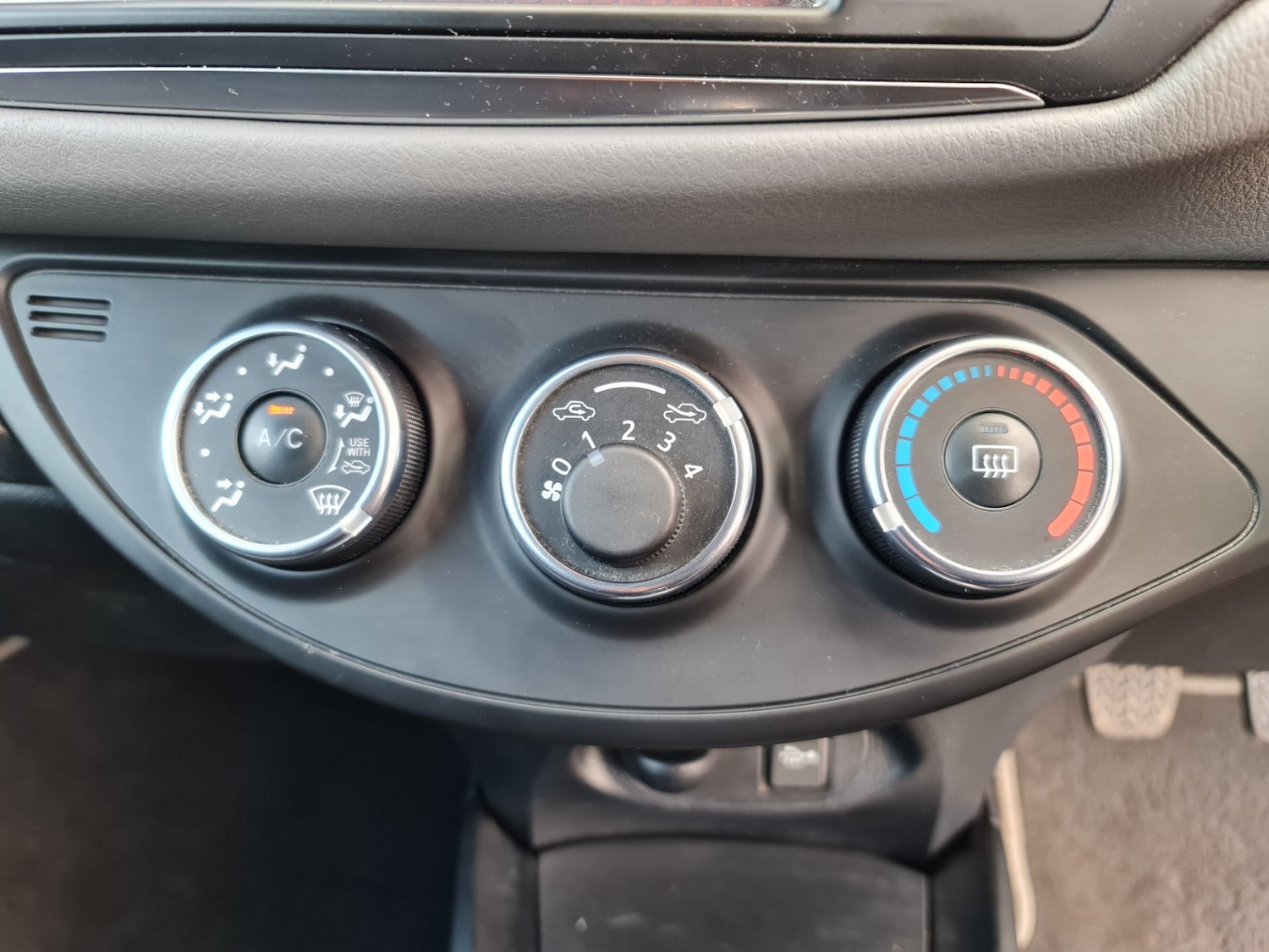 Used Toyota Yaris 2016 for sale - 76205790: Photo 22