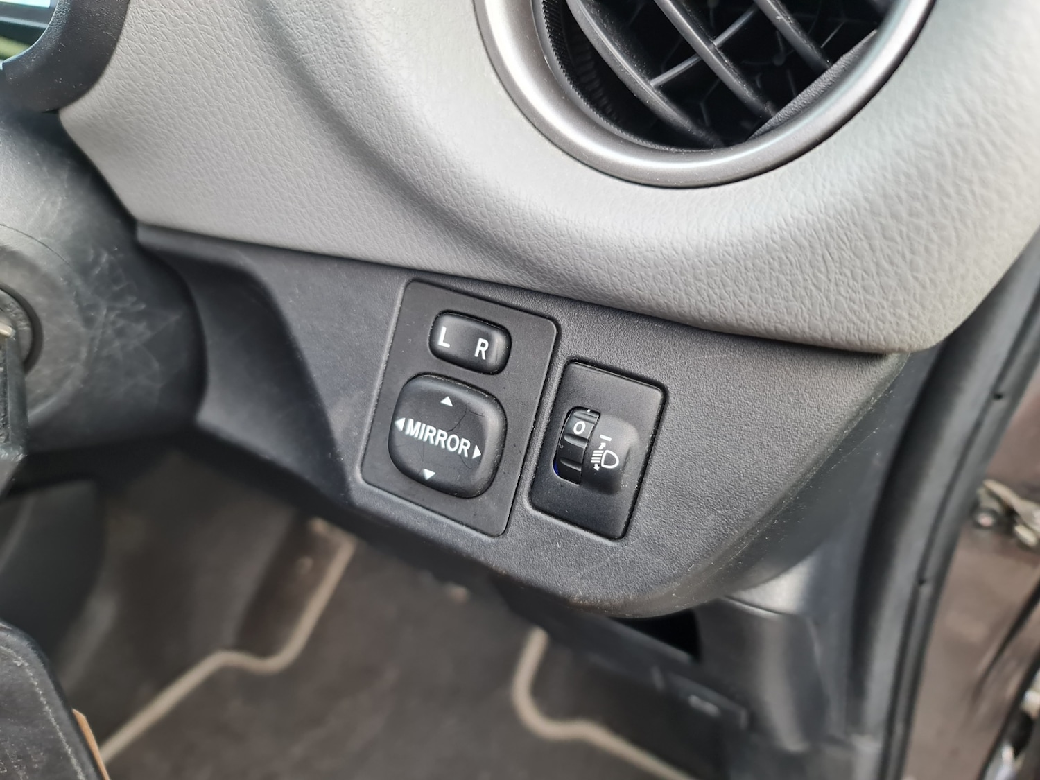 Used Toyota Yaris 2016 for sale - 76205790: Photo 25