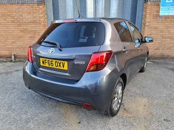 Used Toyota Yaris 2016 for sale - 76205790: Photo