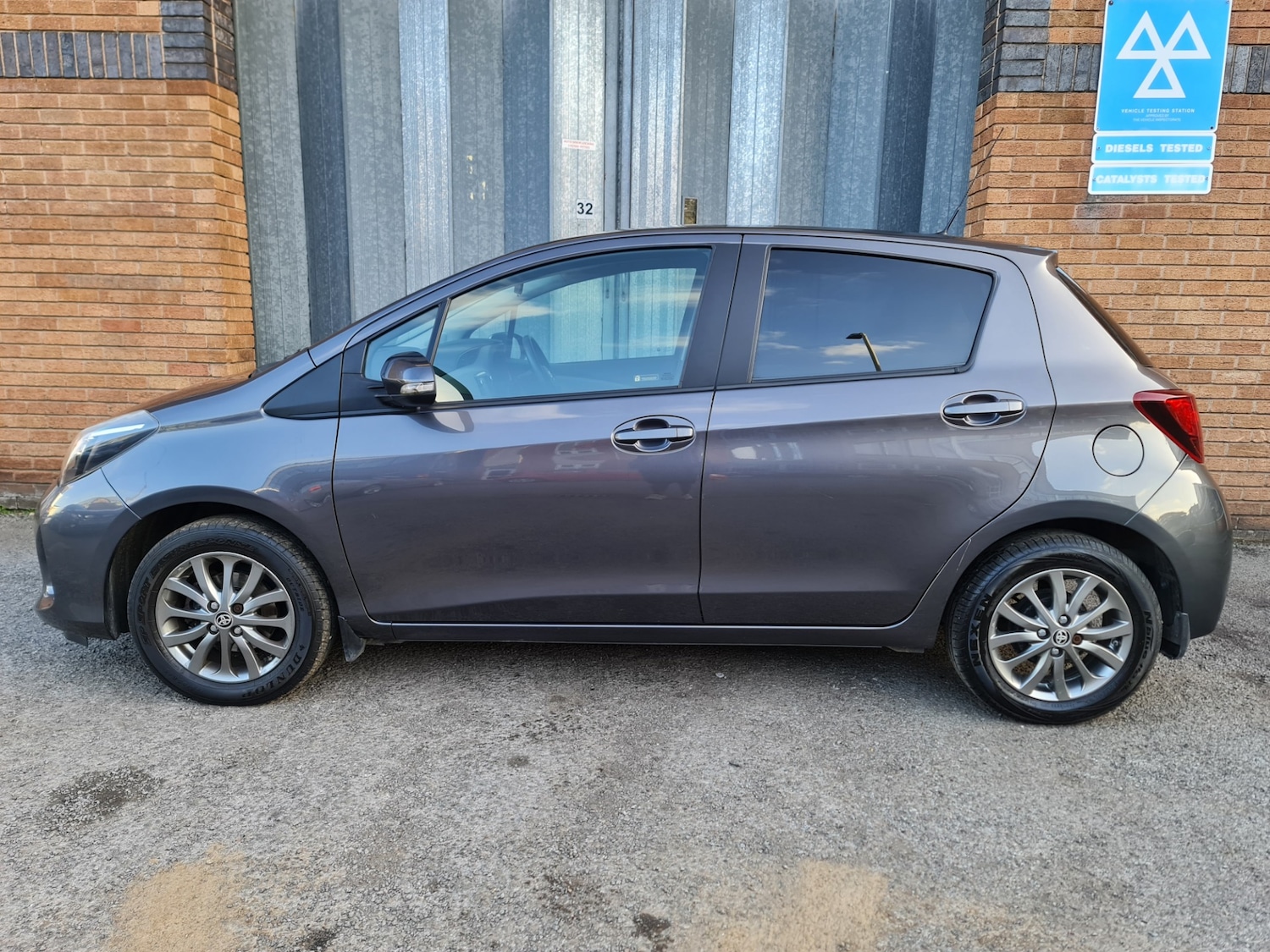 Used Toyota Yaris 2016 for sale - 76205790: Photo 5