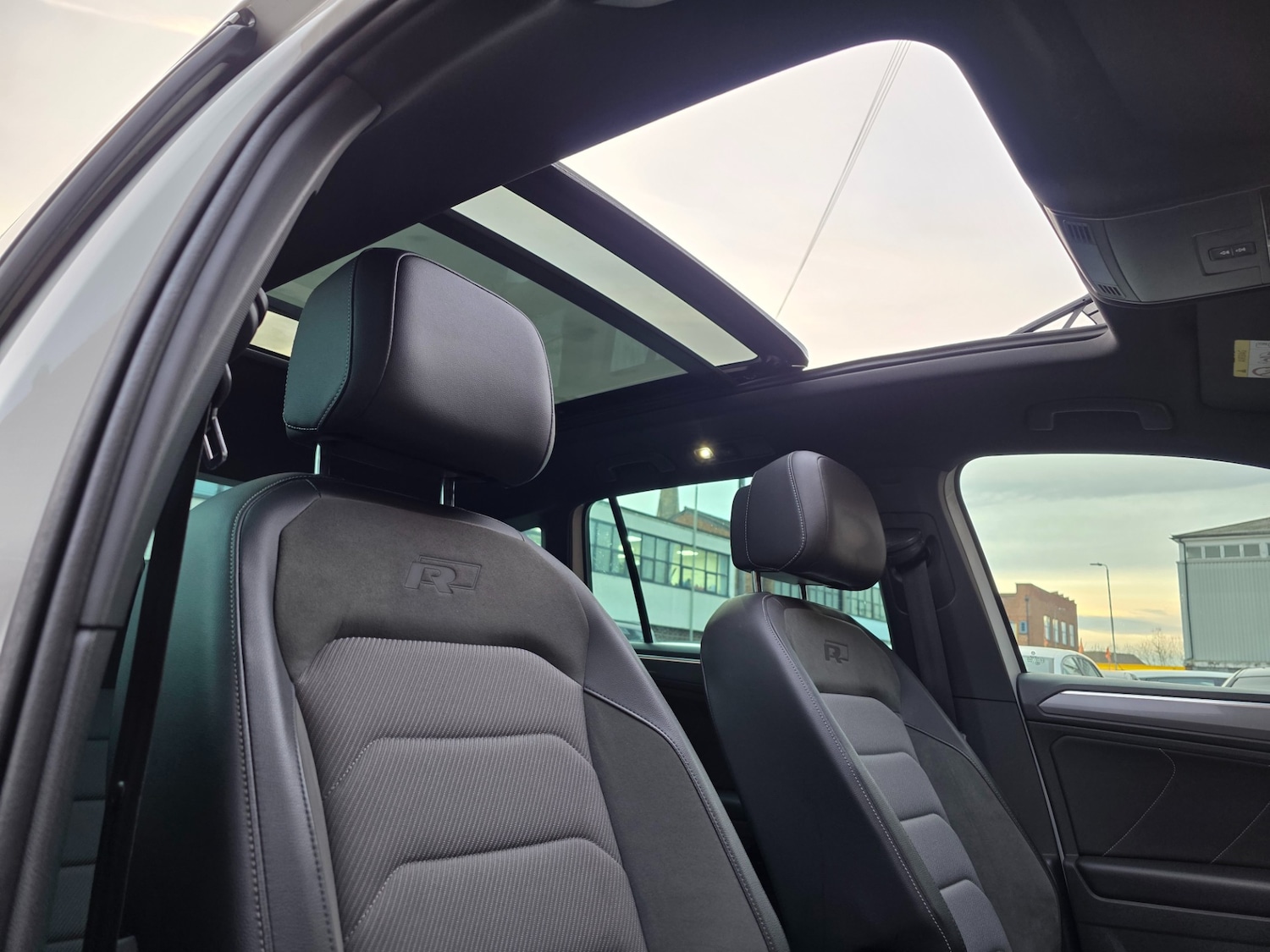 Used Volkswagen Tiguan 2018 for sale - 76897291: Photo 40