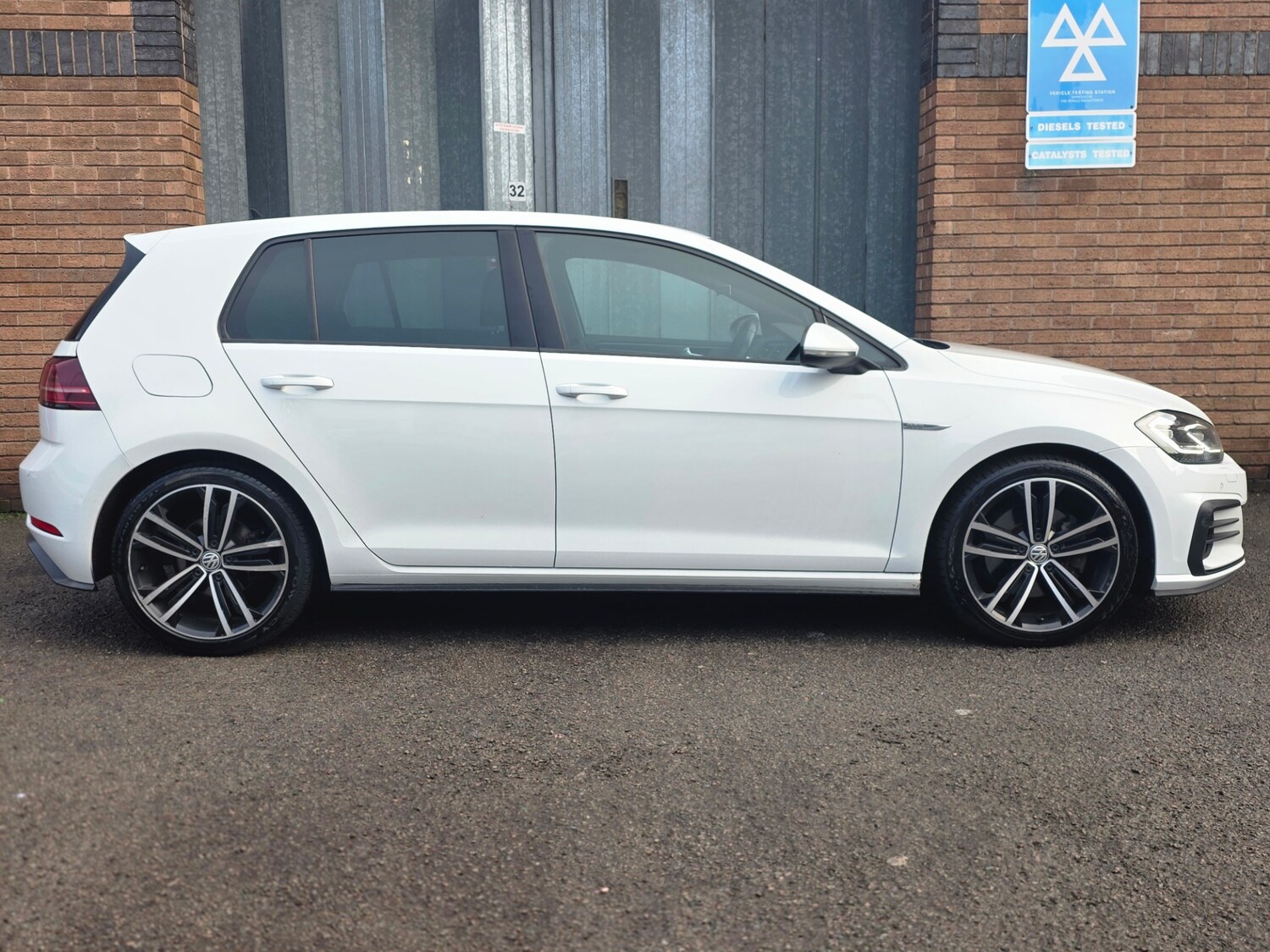 Used Volkswagen Golf 2017 for sale - 77495047: Photo 8