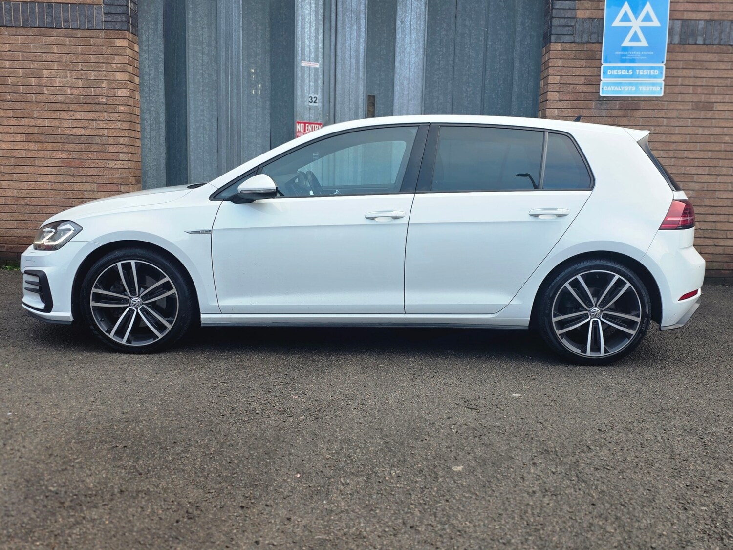Used Volkswagen Golf 2017 for sale - 77495047: Photo 9