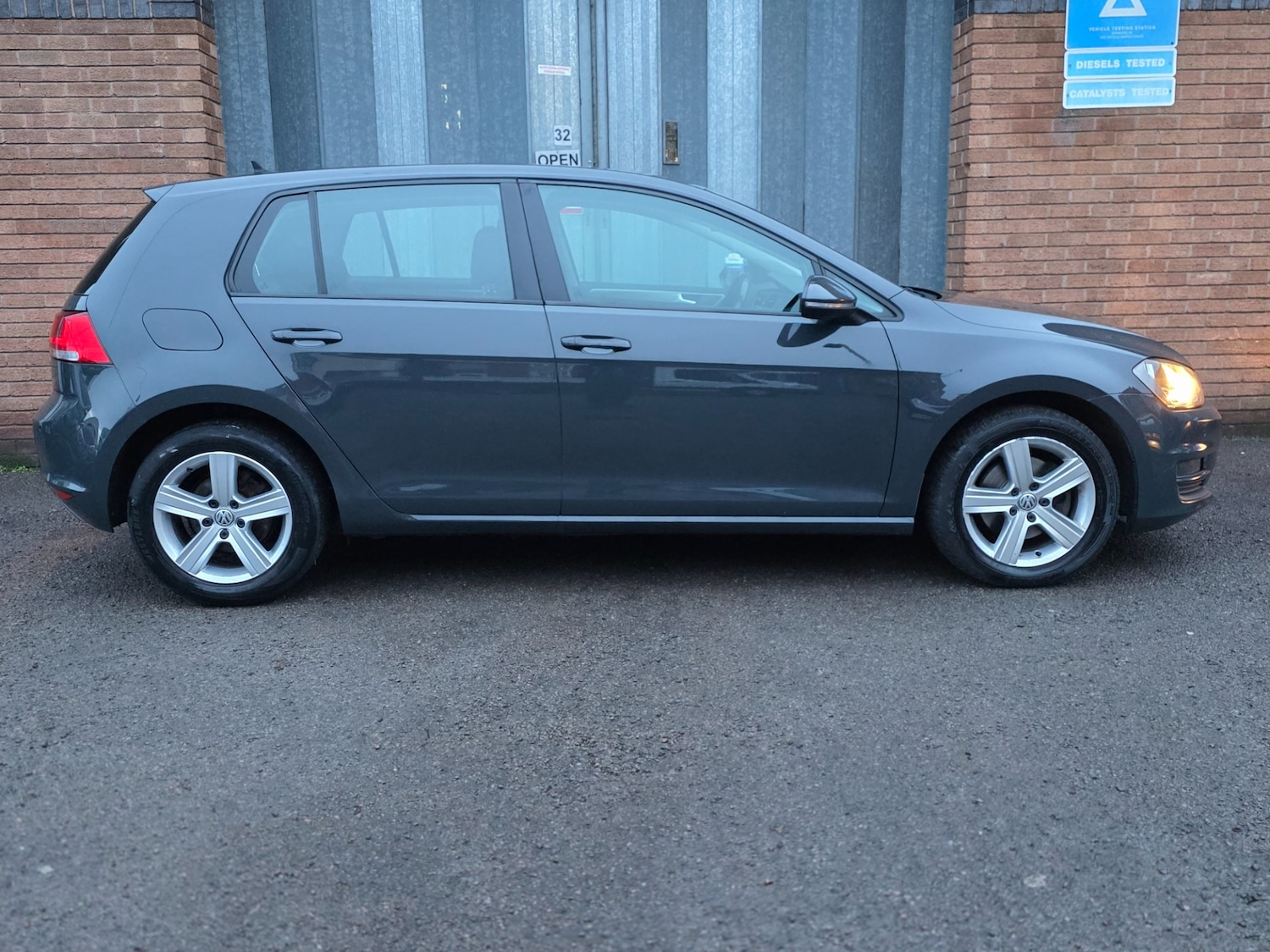 Used Volkswagen Golf 2015 for sale - 76897288: Photo 5