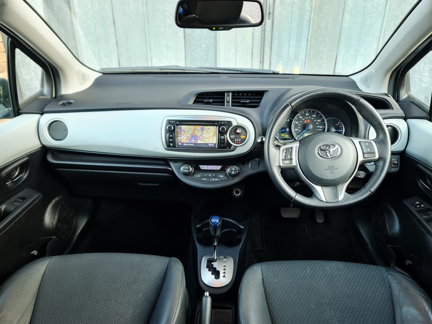 Used Toyota Yaris 2012 for sale - 76205598: Photo 10