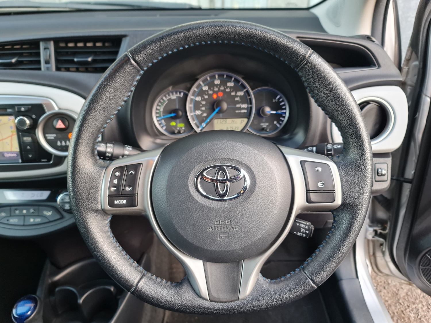 Used Toyota Yaris 2012 for sale - 76205598: Photo 11