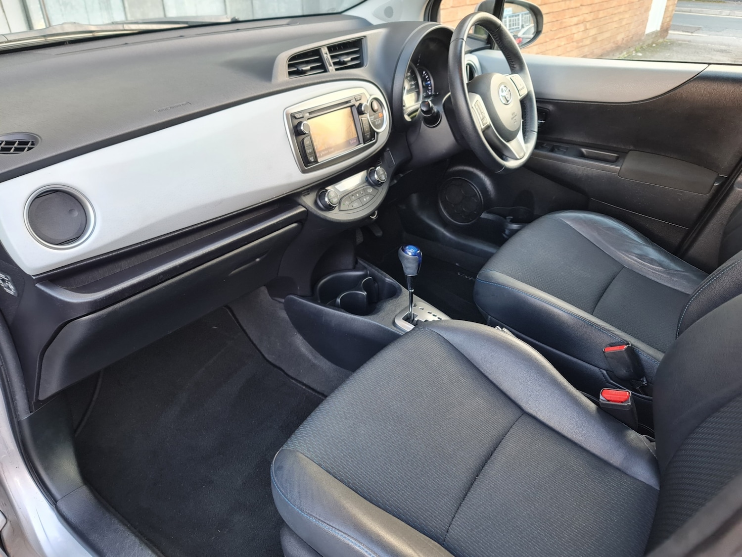 Used Toyota Yaris 2012 for sale - 76205598: Photo 13