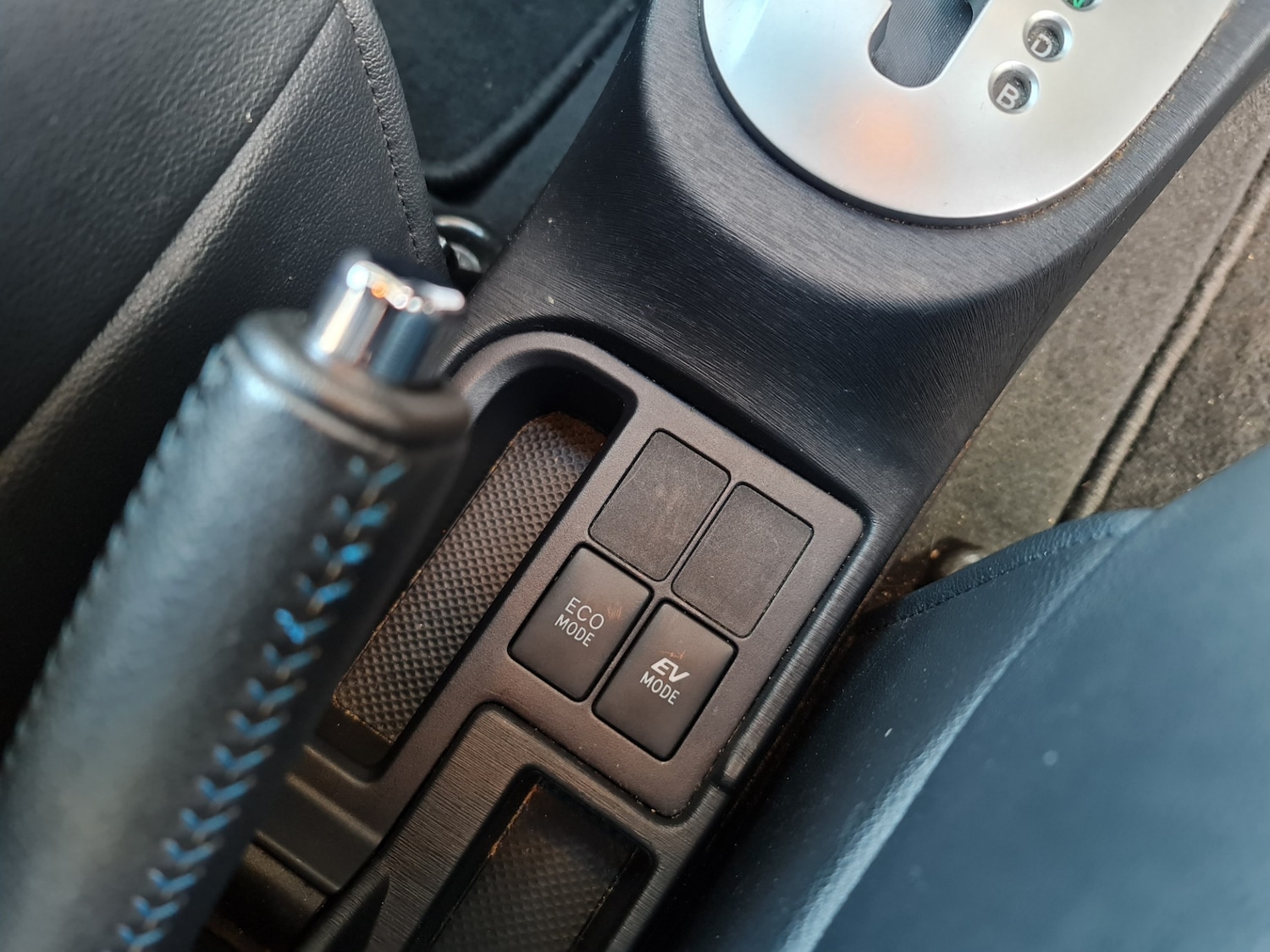 Used Toyota Yaris 2012 for sale - 76205598: Photo 28