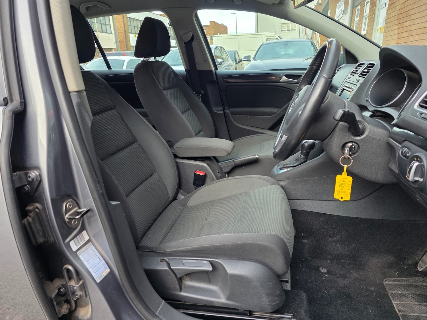 Used Volkswagen Golf 2011 for sale - 77851517: Photo 10