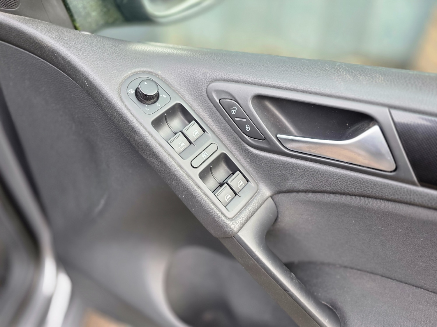 Used Volkswagen Golf 2011 for sale - 77851517: Photo 16