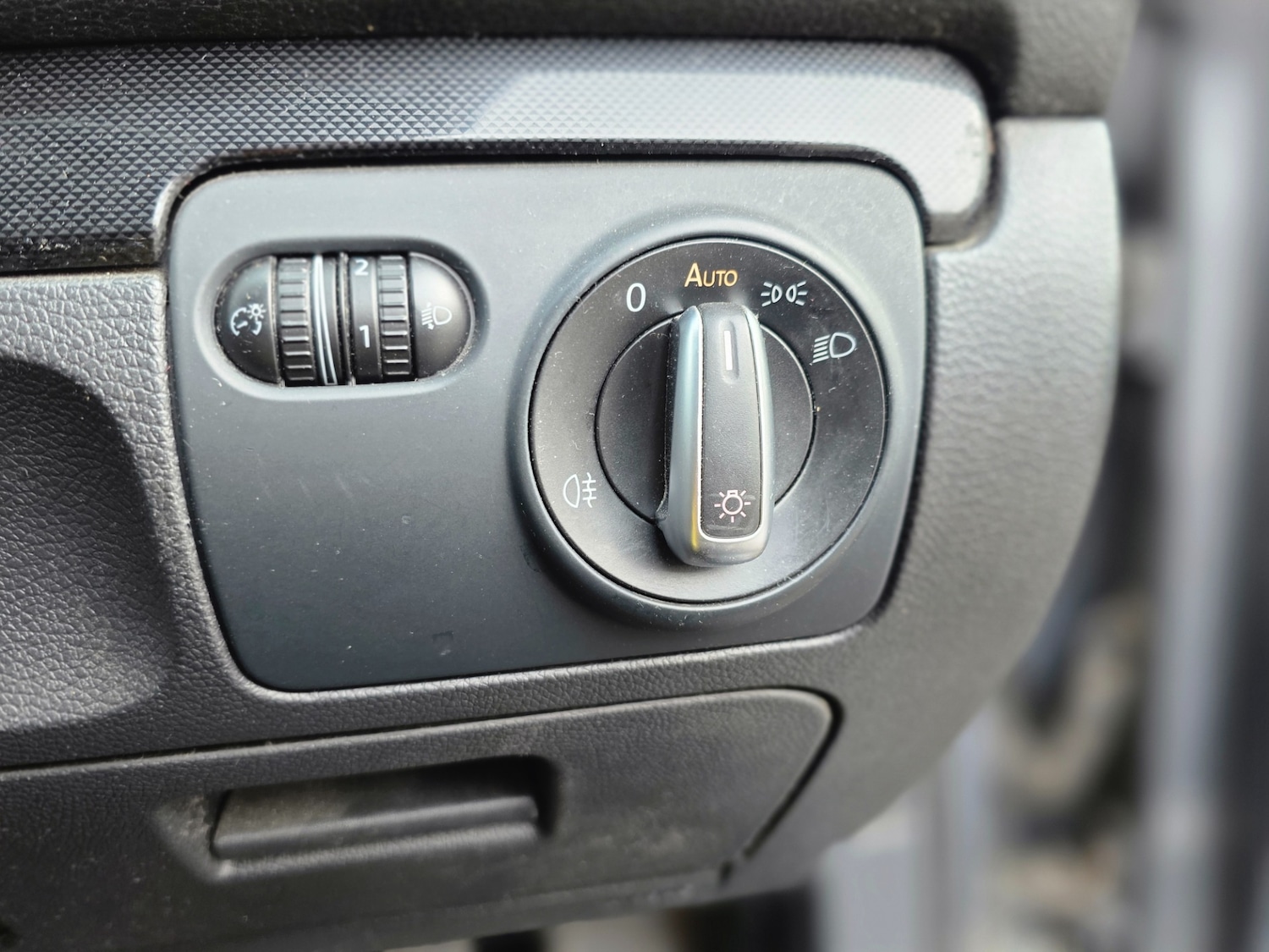 Used Volkswagen Golf 2011 for sale - 77851517: Photo 24