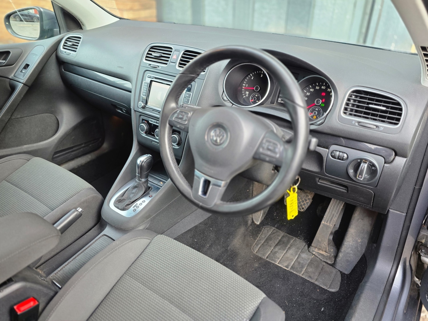 Used Volkswagen Golf 2011 for sale - 77851517: Photo 9