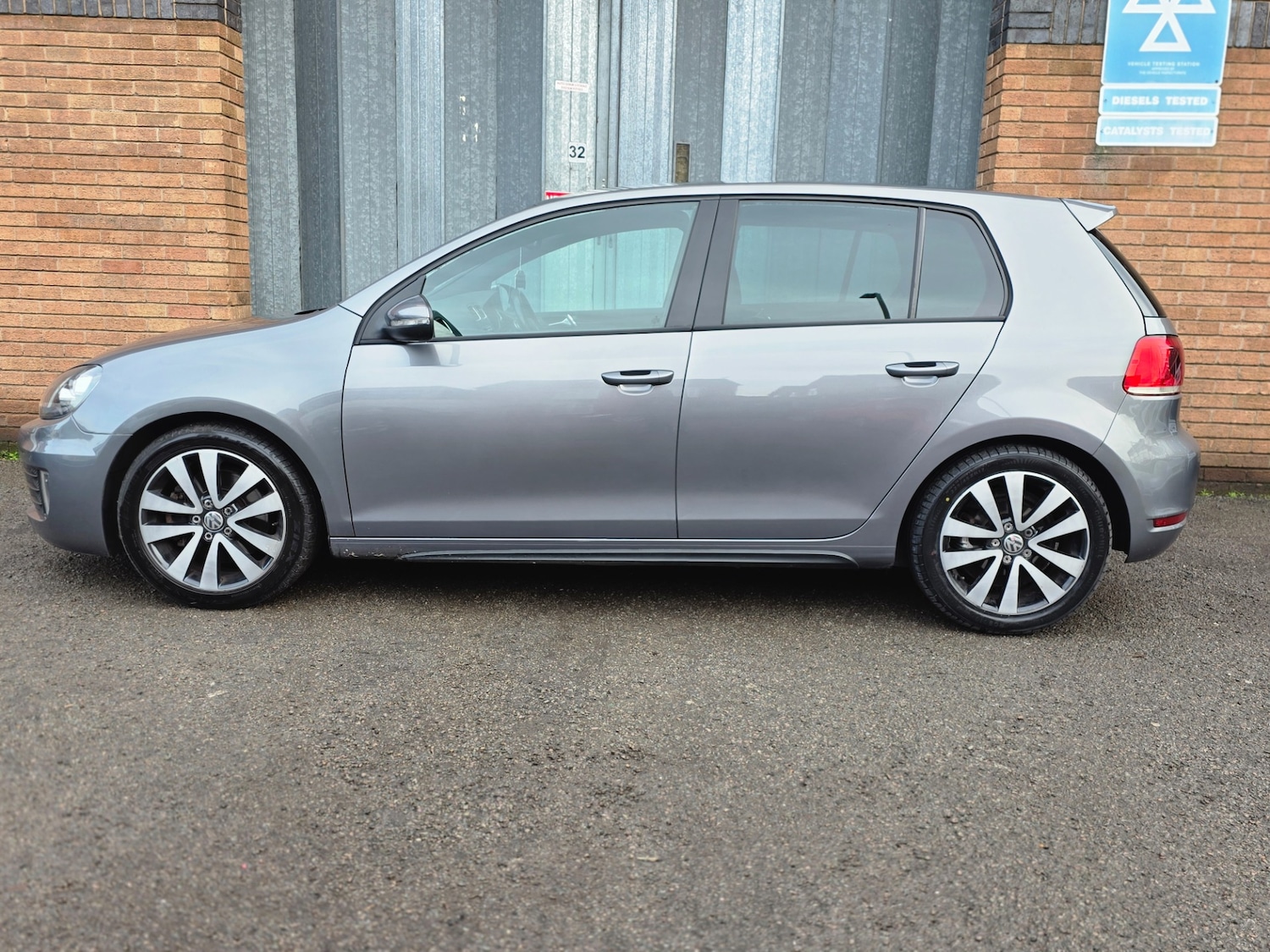 Used Volkswagen Golf 2011 for sale - 77622708: Photo 6
